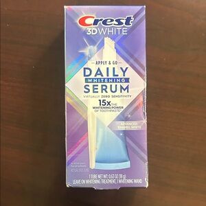 Crest 3D White Whitening Serum - Blue and White